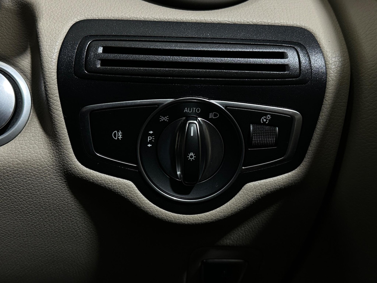 Used Mercedes-Benz GLC 2019 for sale - 78147984: Photo 18