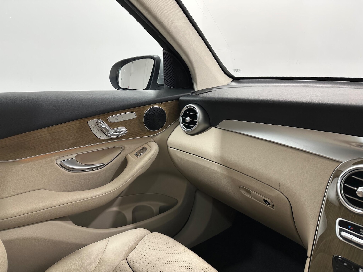 Used Mercedes-Benz GLC 2019 for sale - 78147984: Photo 28