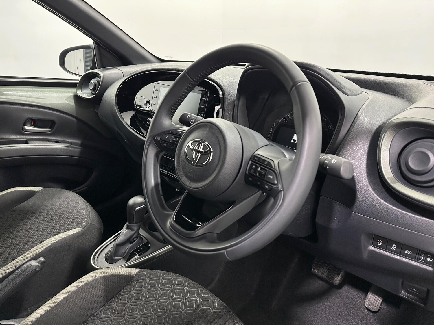 Used Toyota Aygo X 2022 for sale - 77479264: Photo 11