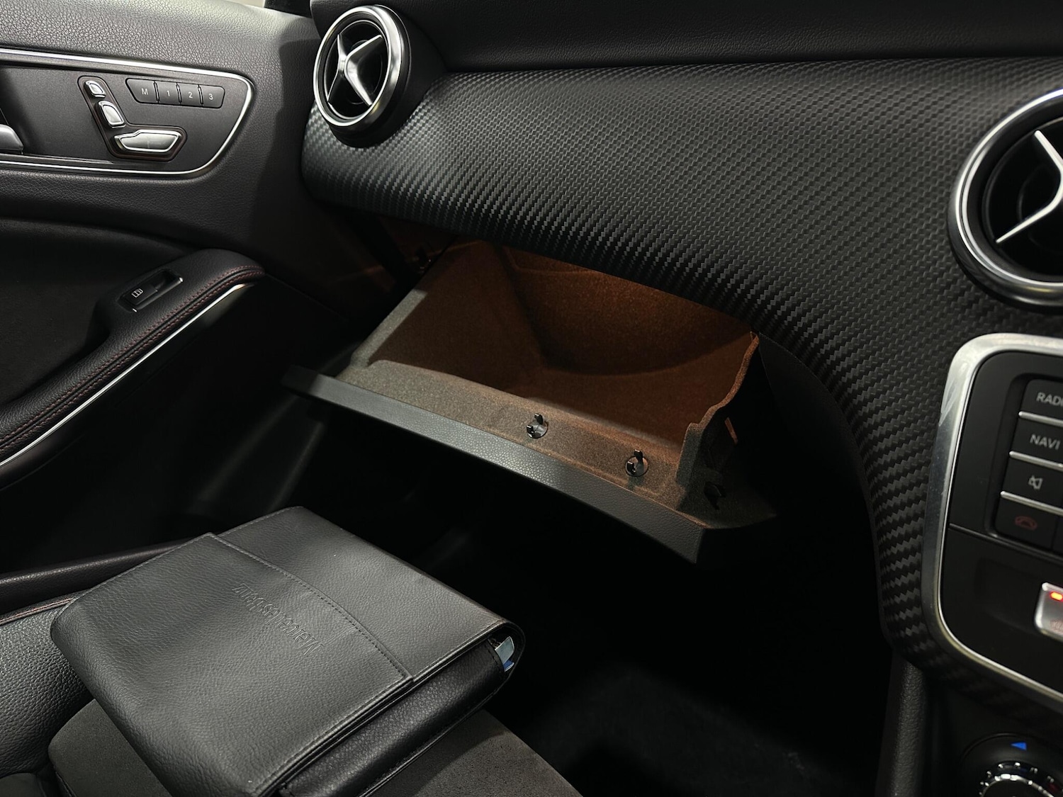 Used Mercedes-Benz A-Class for sale - 77925363: Photo 30