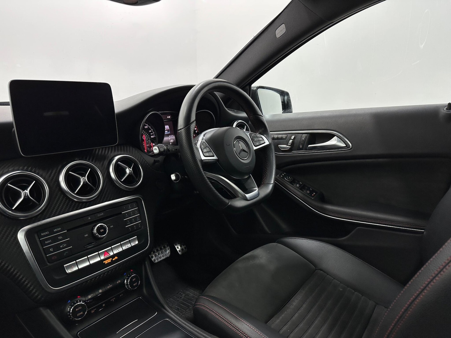 Used Mercedes-Benz A-Class for sale - 77925363: Photo 33