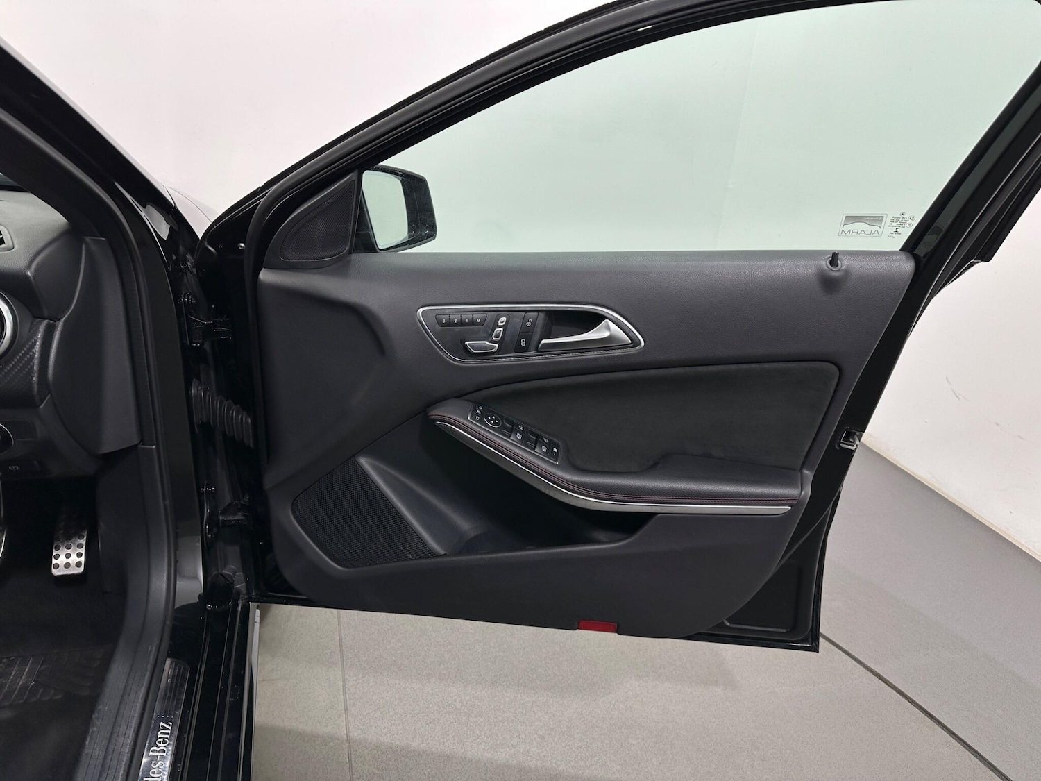 Used Mercedes-Benz A-Class for sale - 77925363: Photo 36