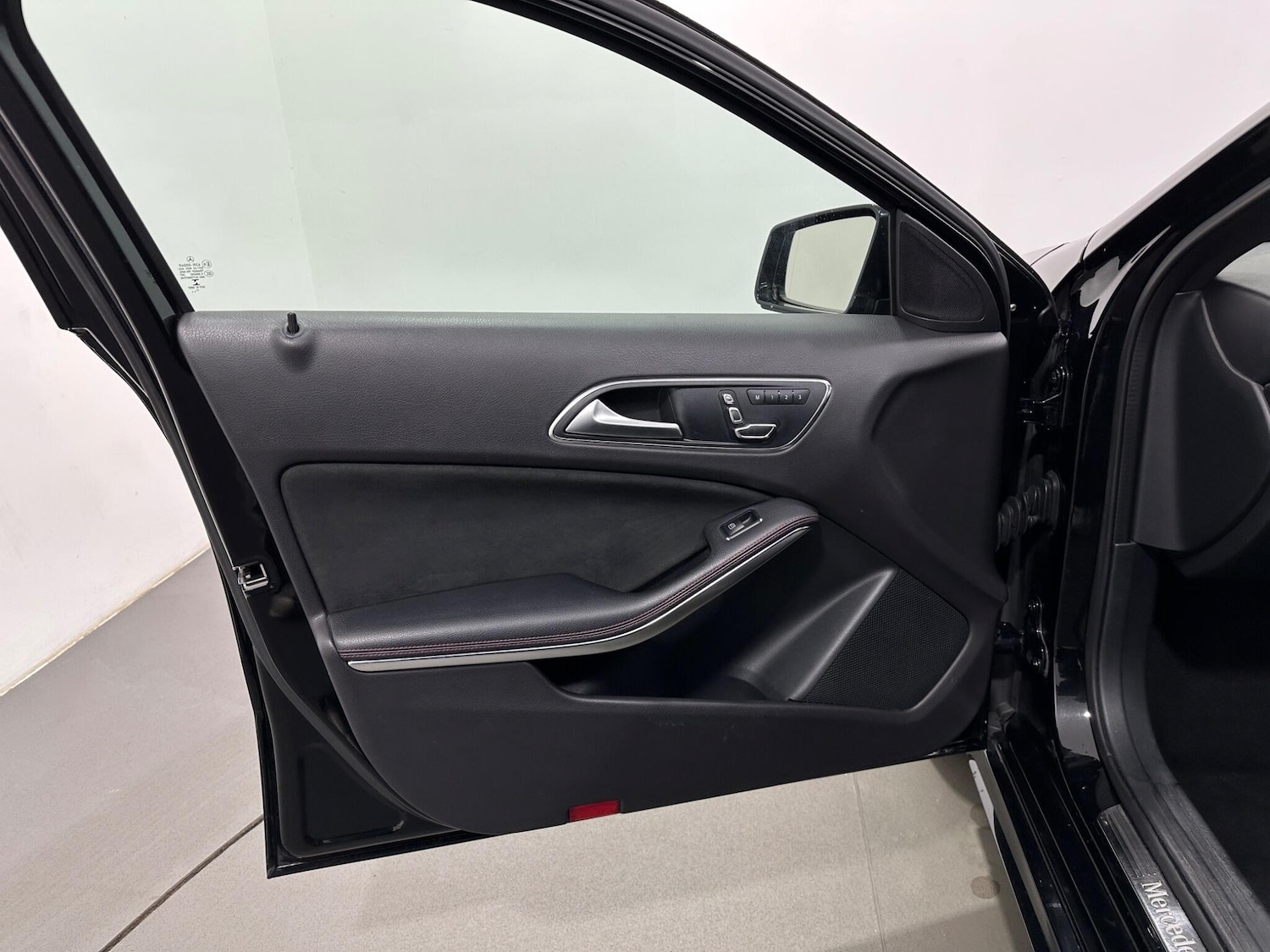 Used Mercedes-Benz A-Class for sale - 77925363: Photo 39