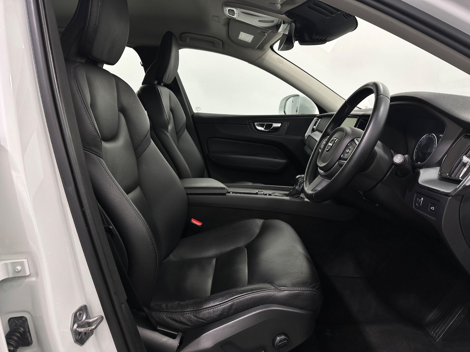 Used Volvo XC60 2018 for sale - 77794216: Photo 29