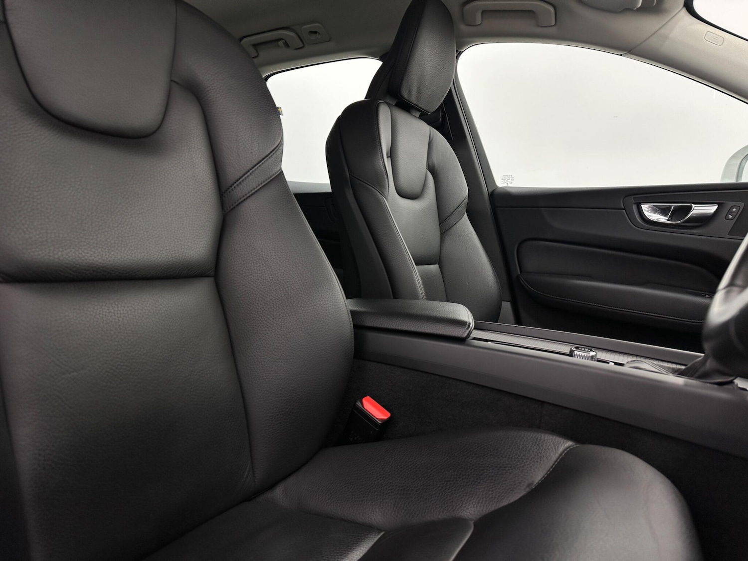 Used Volvo XC60 2018 for sale - 77794216: Photo 30