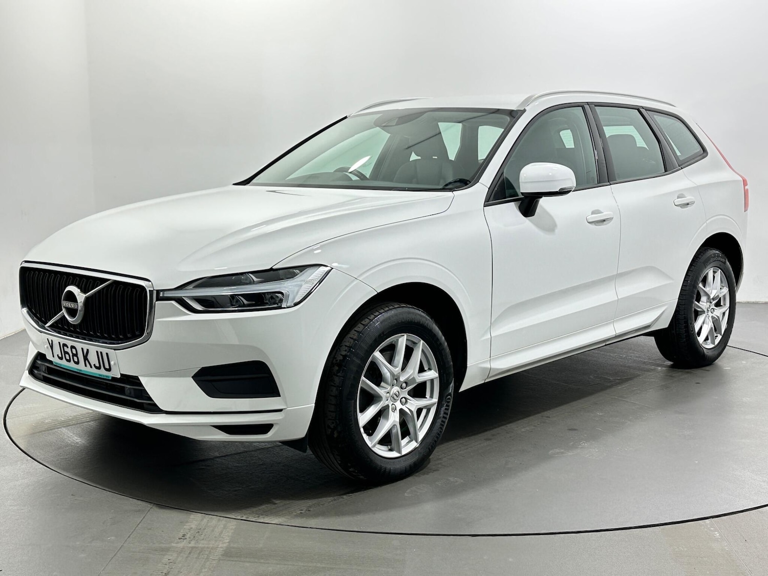 Used Volvo XC60 2018 for sale - 77794216: Photo 4