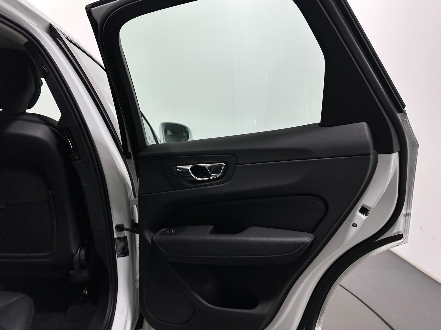 Used Volvo XC60 2018 for sale - 77794216: Photo 42