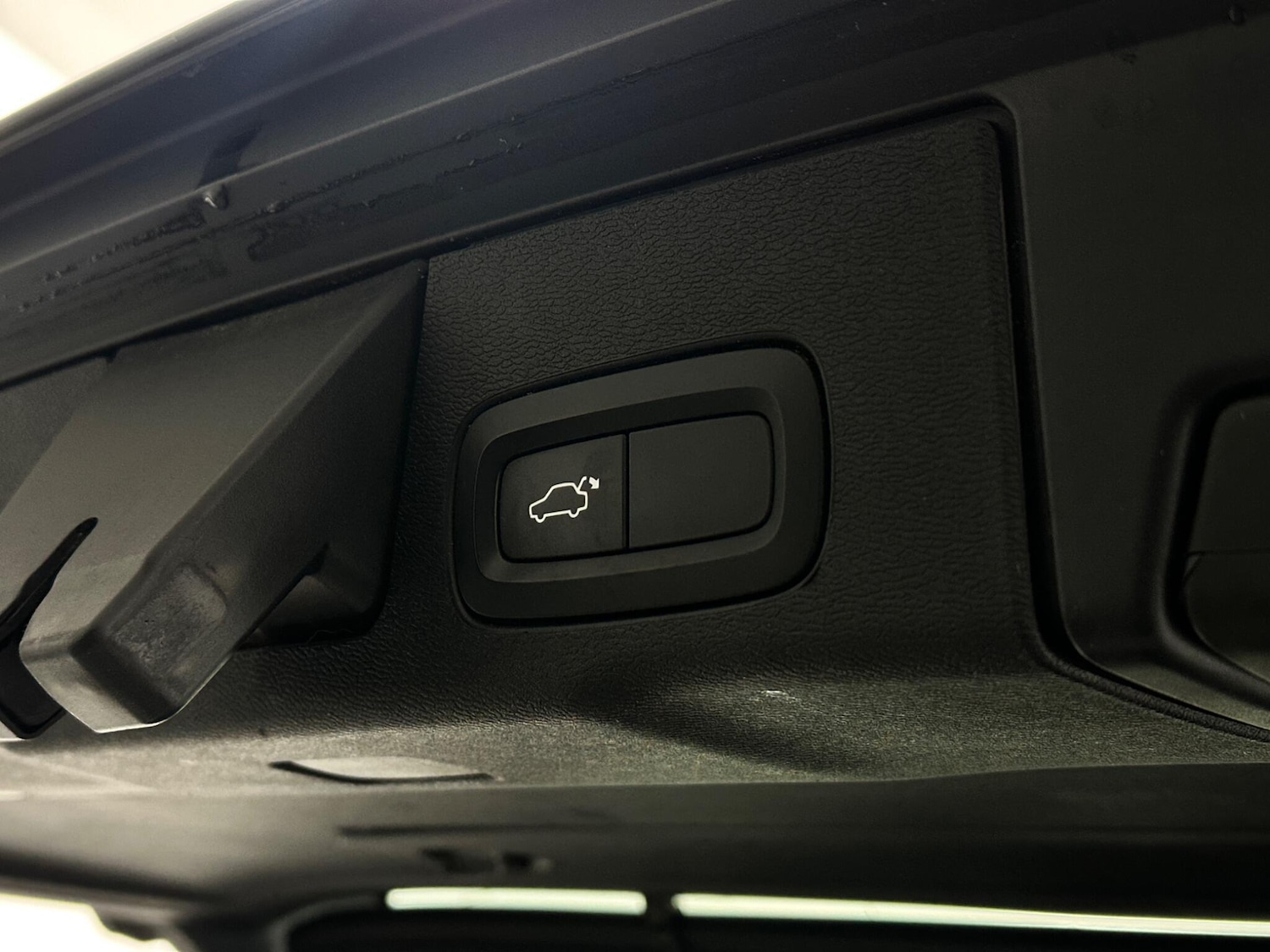 Used Volvo XC60 2018 for sale - 77794216: Photo 47