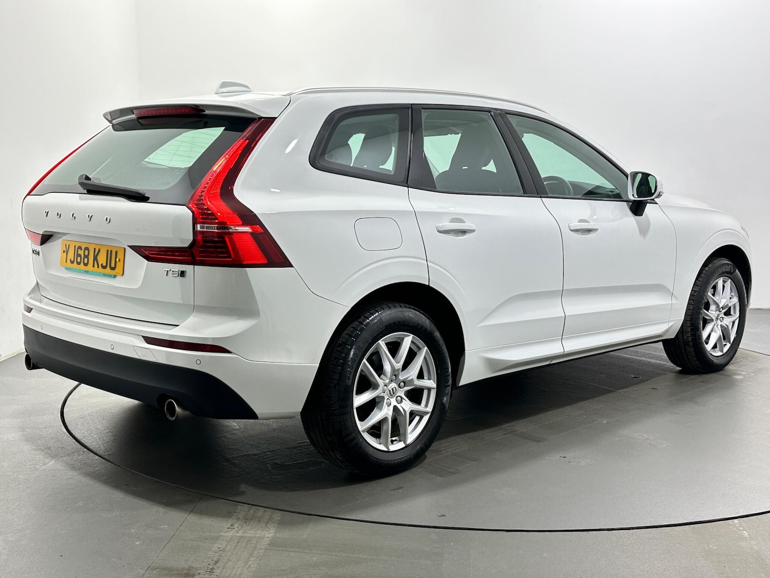 Used Volvo XC60 2018 for sale - 77794216: Photo 8