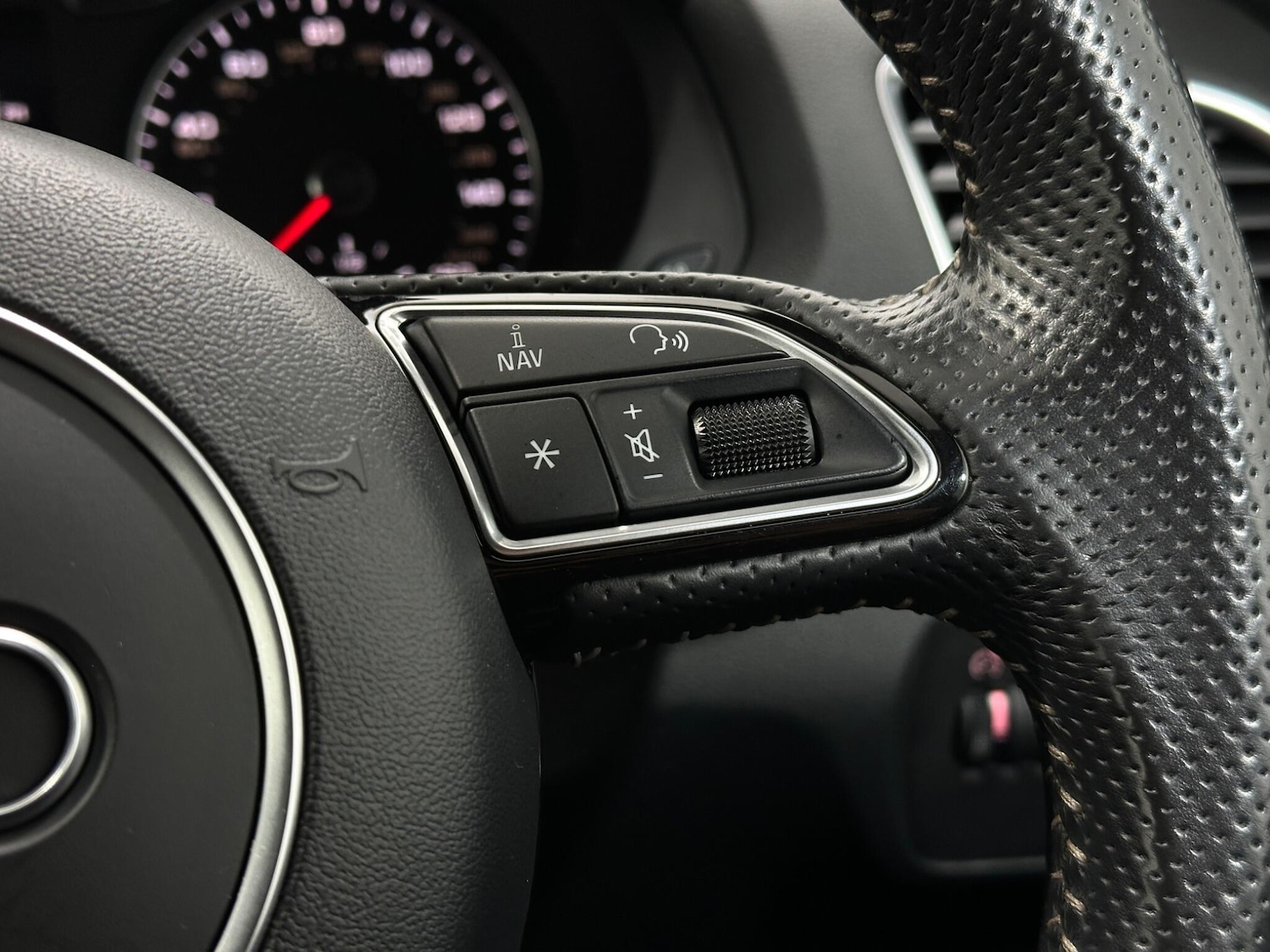 Used Audi Q3 2016 for sale - 76878638: Photo 14