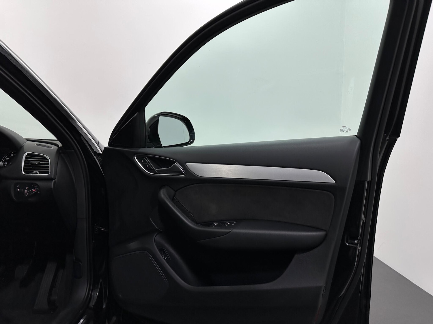 Used Audi Q3 2016 for sale - 76878638: Photo 32