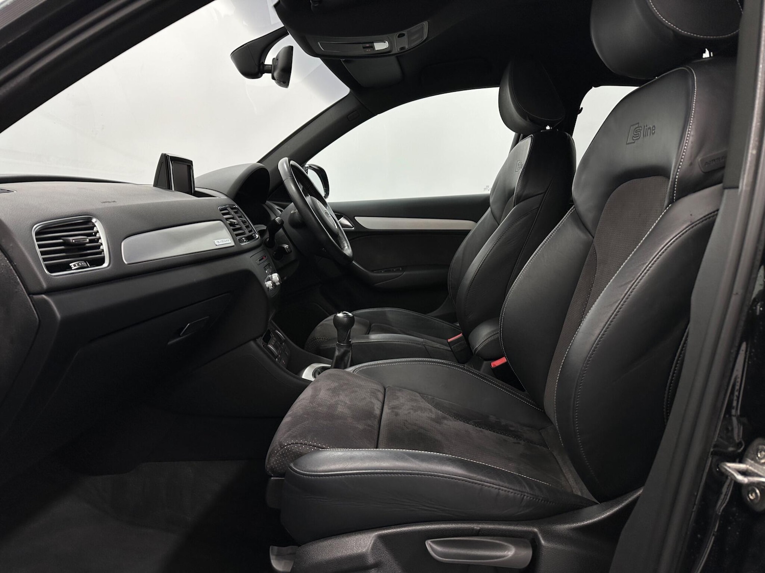 Used Audi Q3 2016 for sale - 76878638: Photo 33