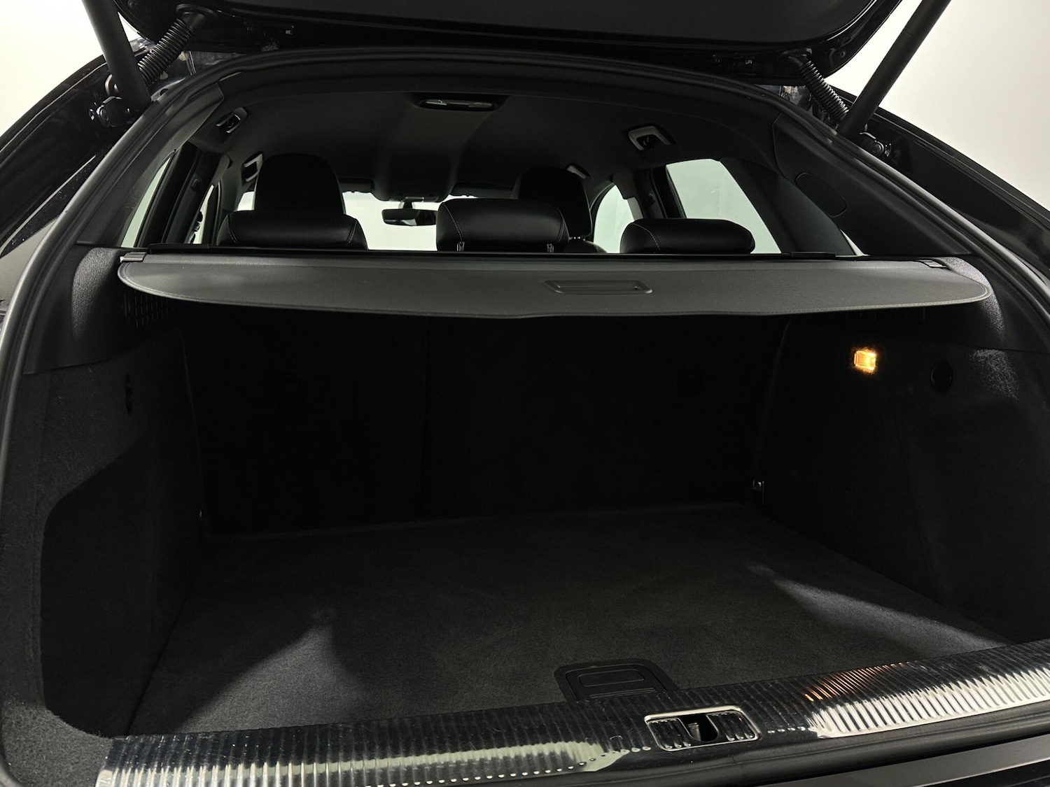 Used Audi Q3 2016 for sale - 76878638: Photo 46