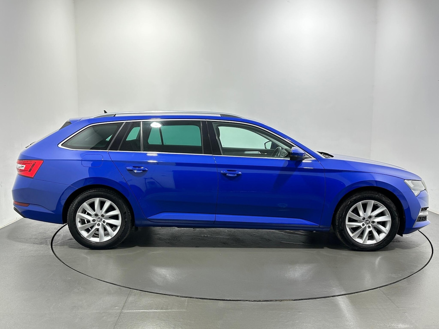 Used Skoda Superb 2021 for sale - 77237484: Photo 9