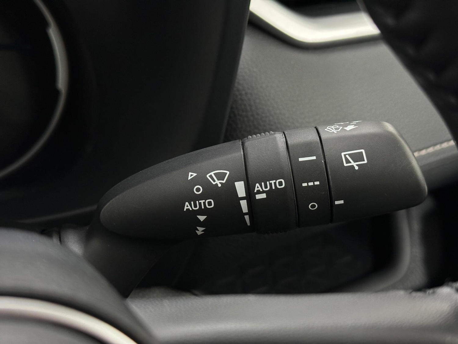 Used Toyota RAV4 2022 for sale - 76878595: Photo 15