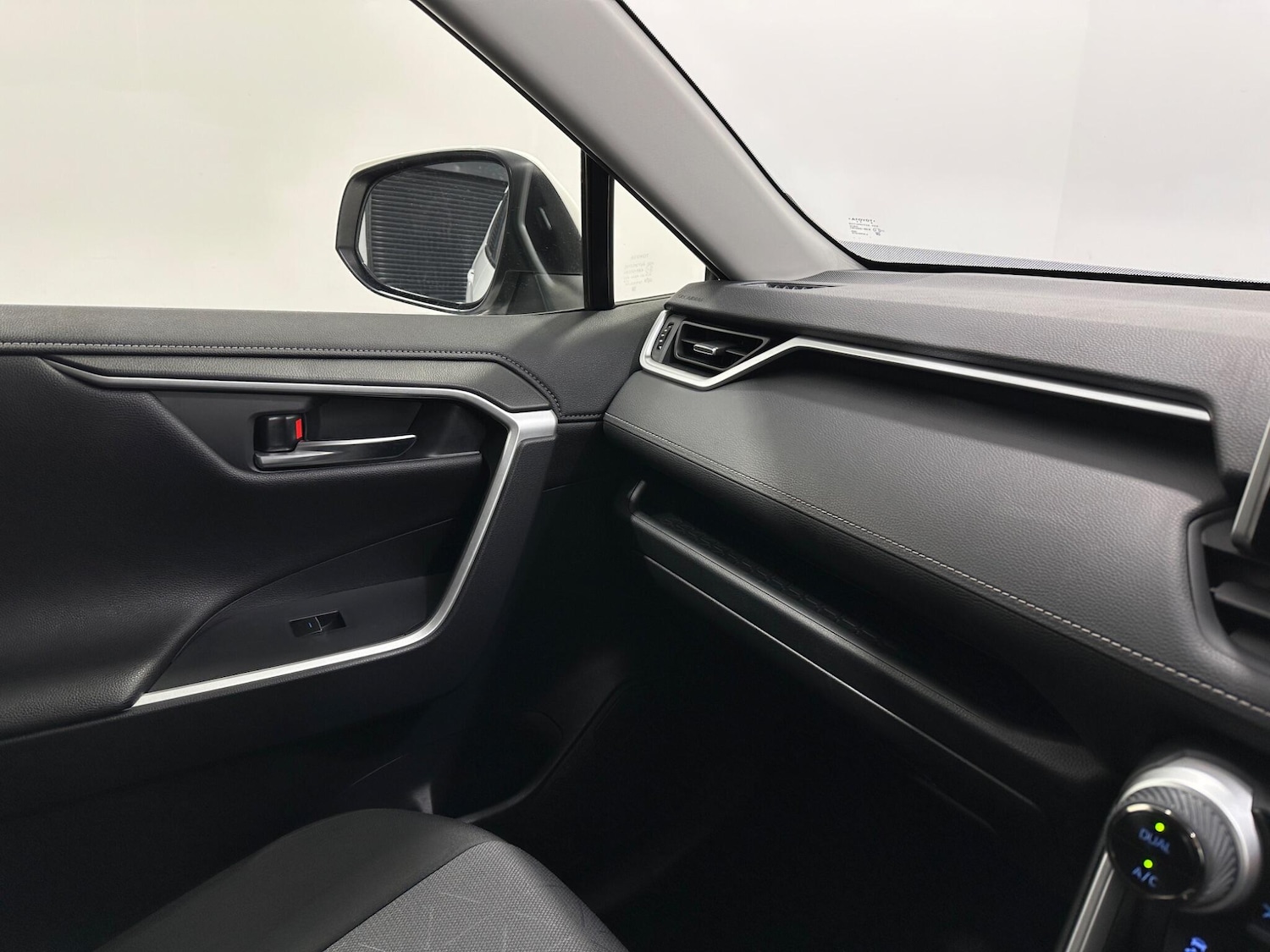 Used Toyota RAV4 2022 for sale - 76878595: Photo 24