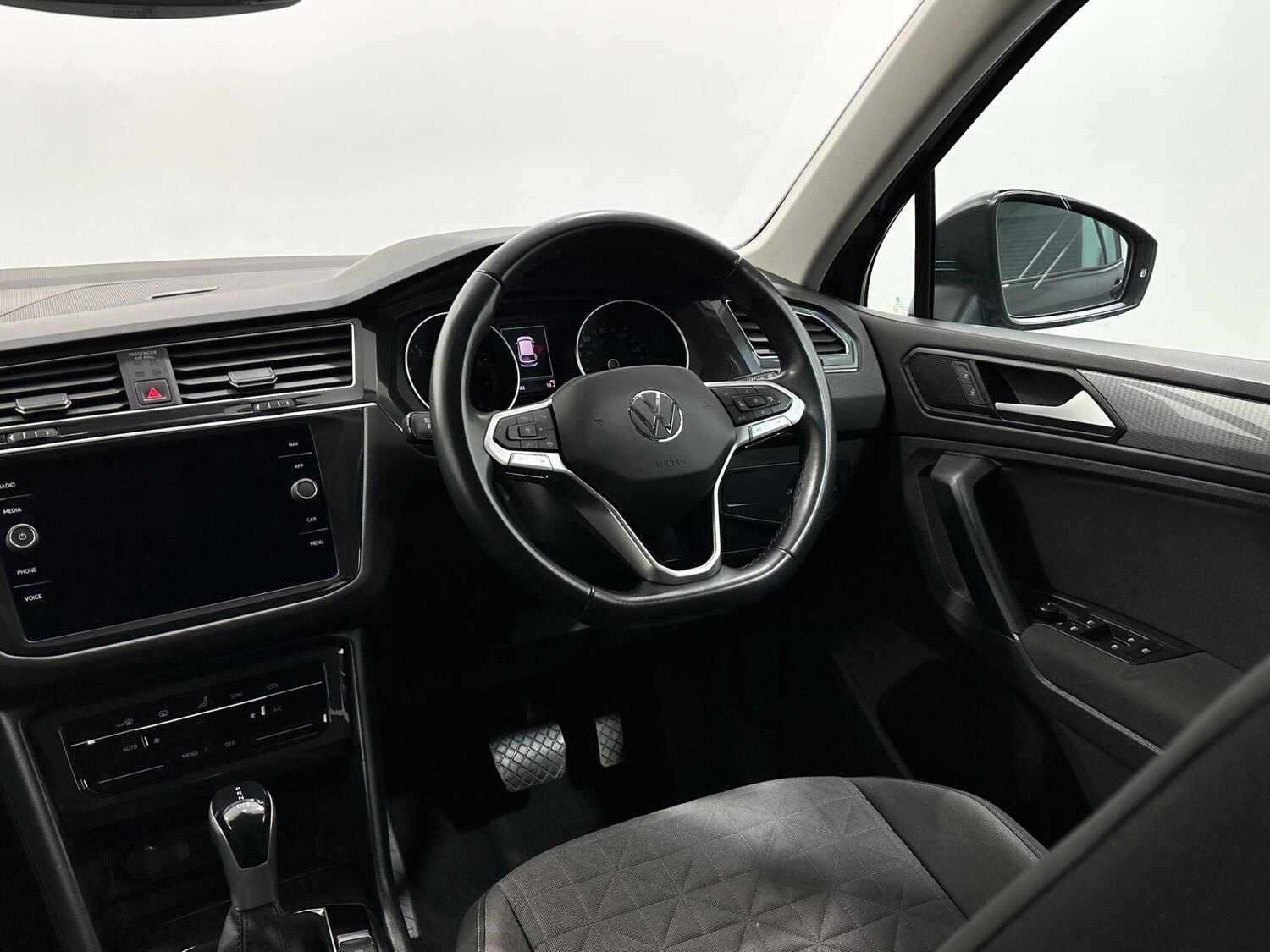 Used Volkswagen Tiguan for sale - 77892505: Photo 12