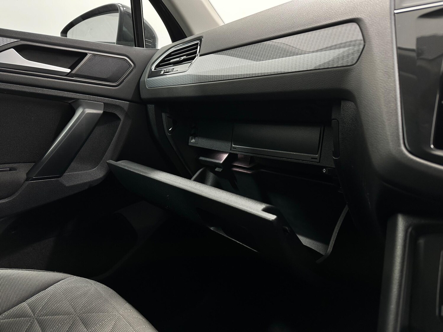 Used Volkswagen Tiguan for sale - 77892505: Photo 29