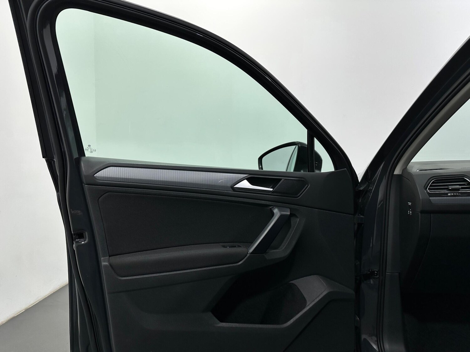 Used Volkswagen Tiguan for sale - 77892505: Photo 38