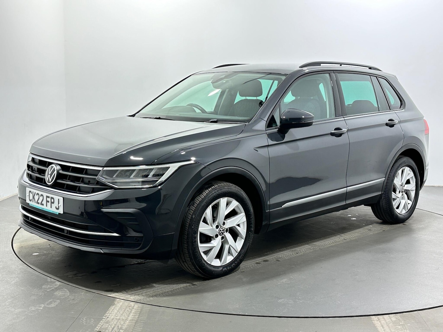 Used Volkswagen Tiguan for sale - 77892505: Photo 4