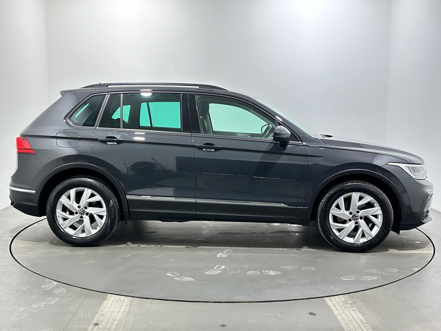 Used Volkswagen Tiguan for sale - 77892505: Photo 9