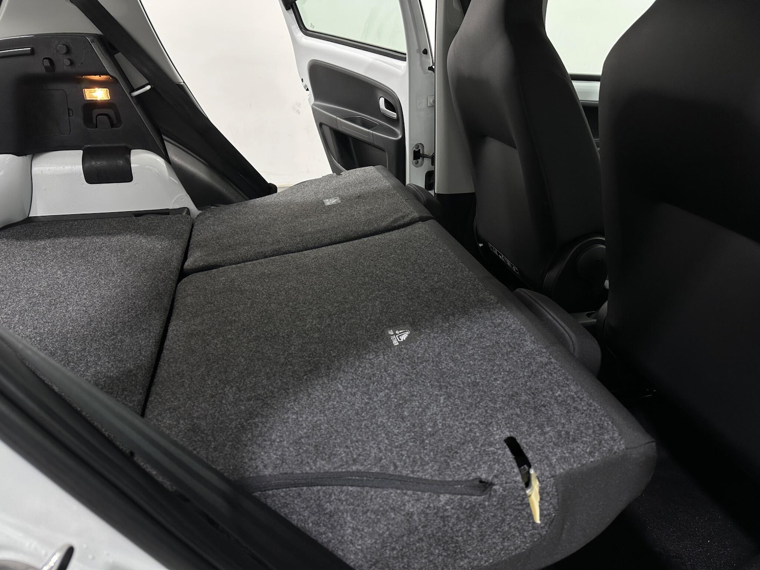 Used Volkswagen up! 2021 for sale - 77455593: Photo 42