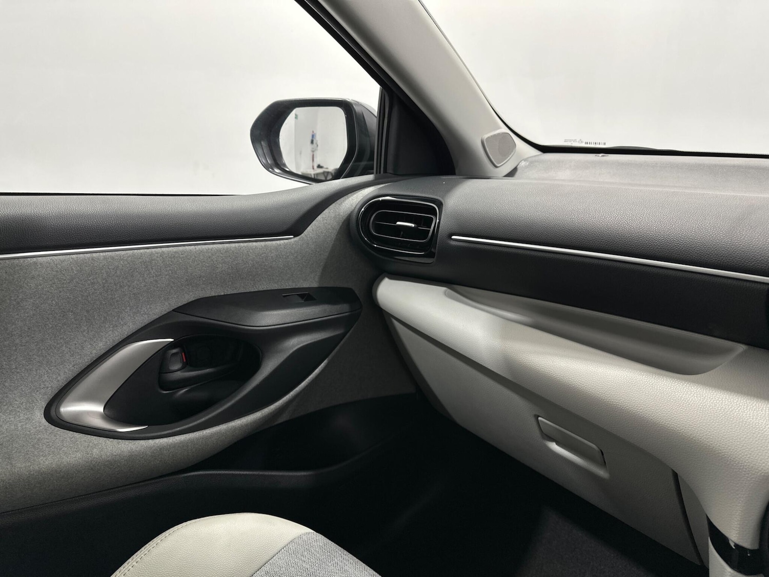 Used Toyota Yaris 2021 for sale - 77549537: Photo 24