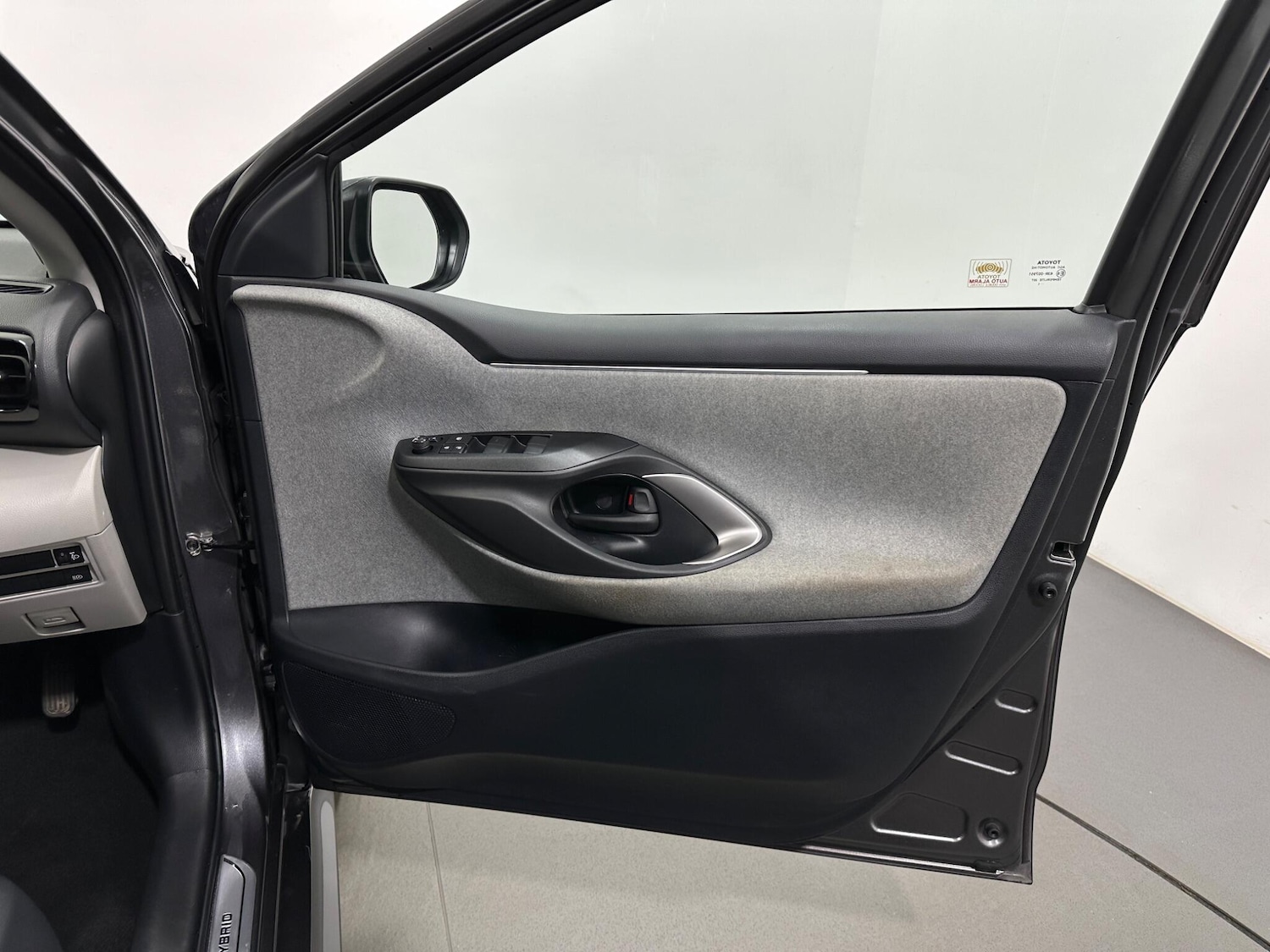 Used Toyota Yaris 2021 for sale - 77549537: Photo 31