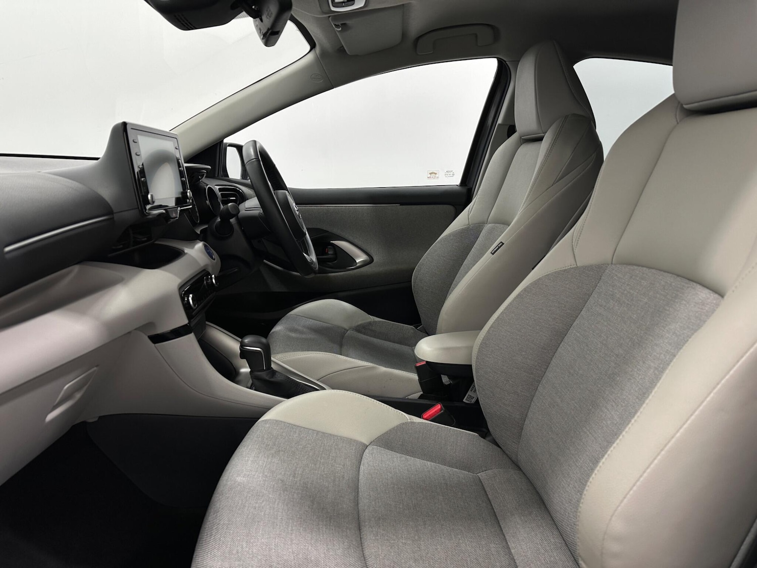 Used Toyota Yaris 2021 for sale - 77549537: Photo 32