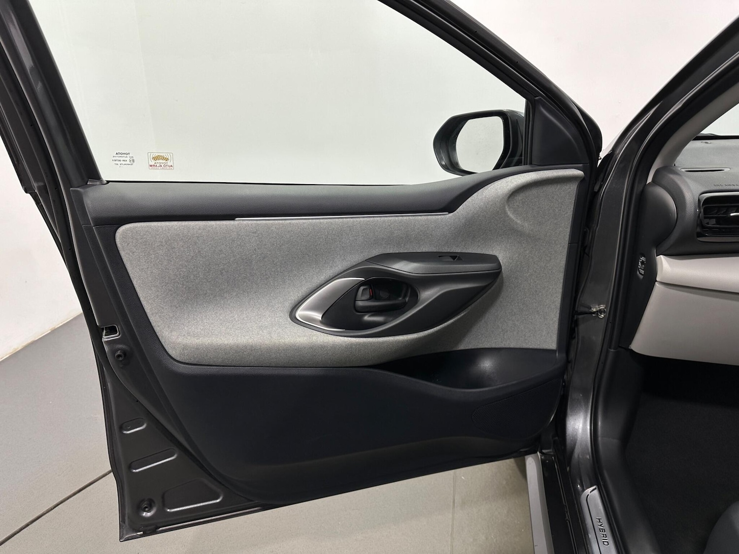 Used Toyota Yaris 2021 for sale - 77549537: Photo 34