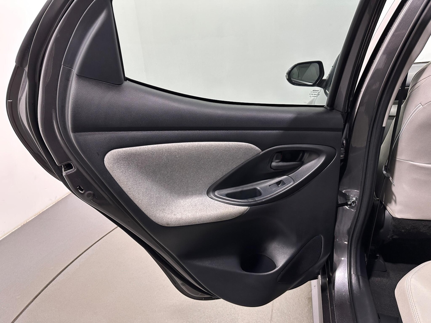 Used Toyota Yaris 2021 for sale - 77549537: Photo 37