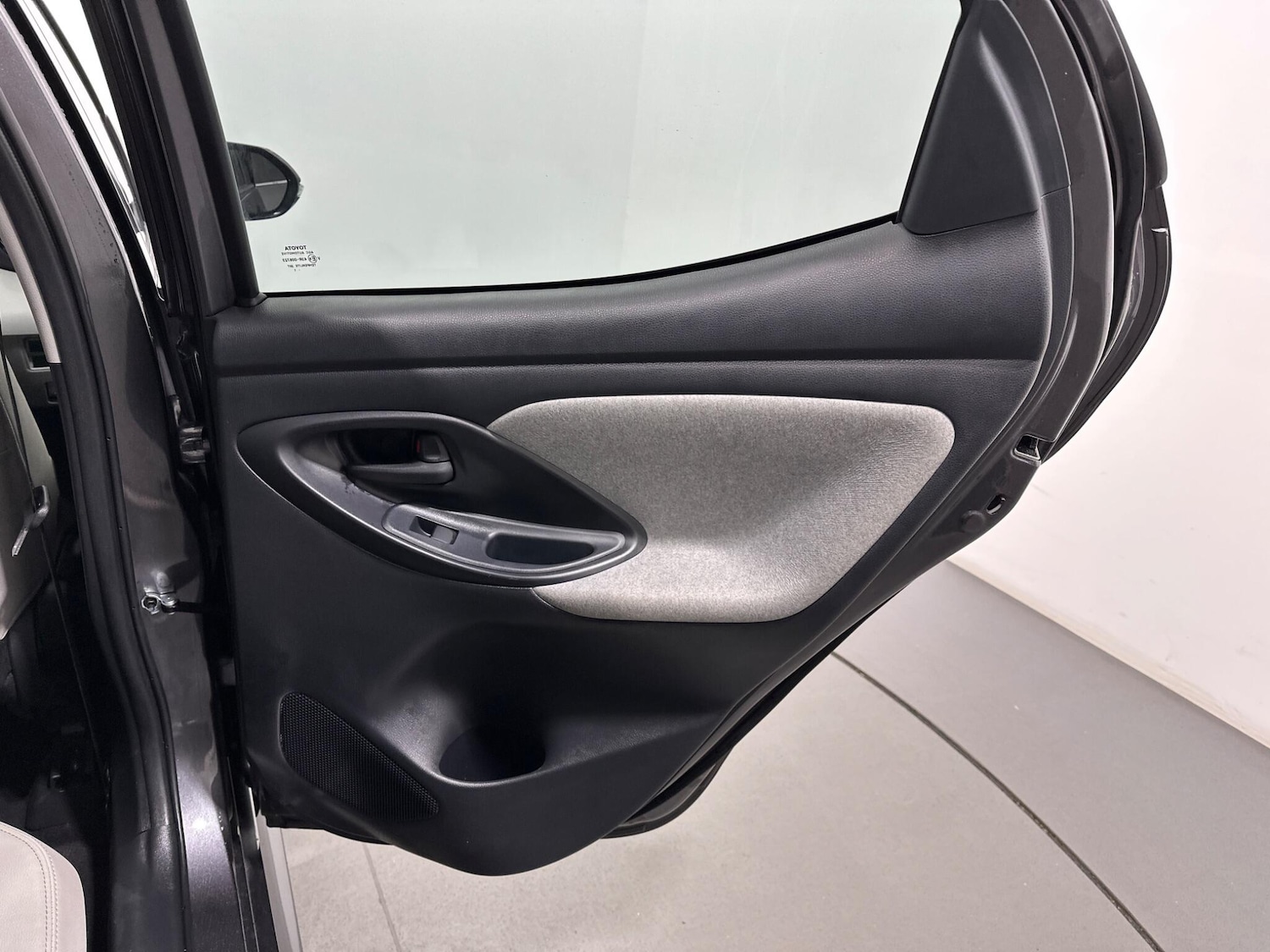 Used Toyota Yaris 2021 for sale - 77549537: Photo 40