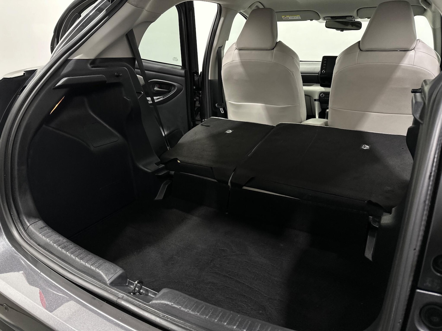 Used Toyota Yaris 2021 for sale - 77549537: Photo 42