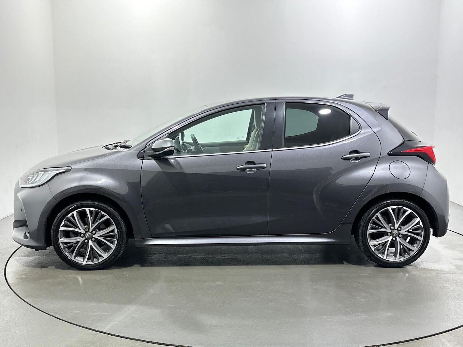 Used Toyota Yaris 2021 for sale - 77549537: Photo 5