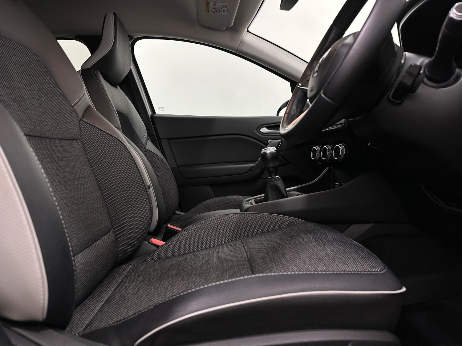 Used Renault Captur 2020 for sale - 76878889: Photo 29