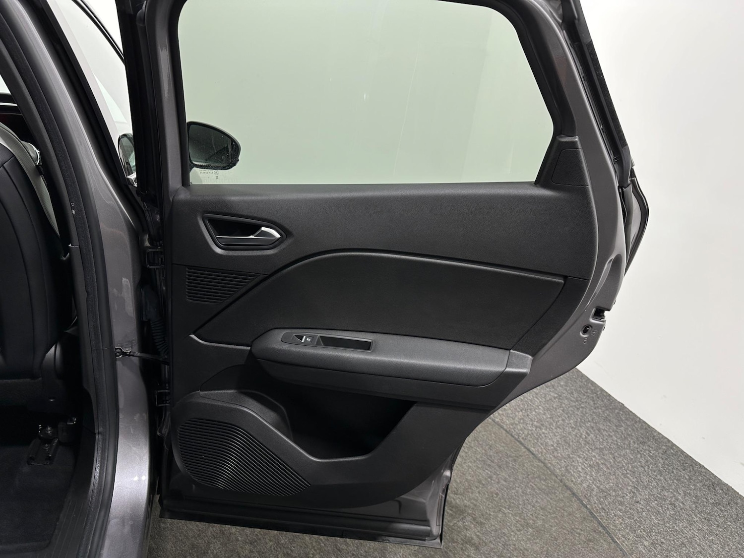 Used Renault Captur 2020 for sale - 76878889: Photo 41