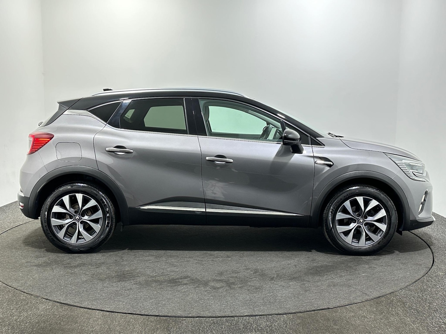 Used Renault Captur 2020 for sale - 76878889: Photo 9