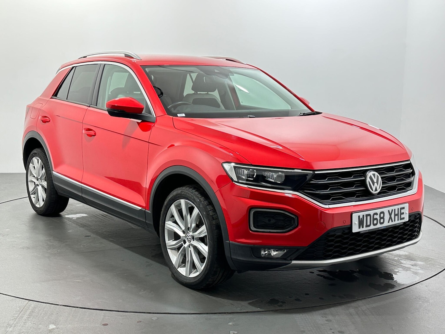 Used Volkswagen T-Roc 2019 for sale - 76878598: Photo 1