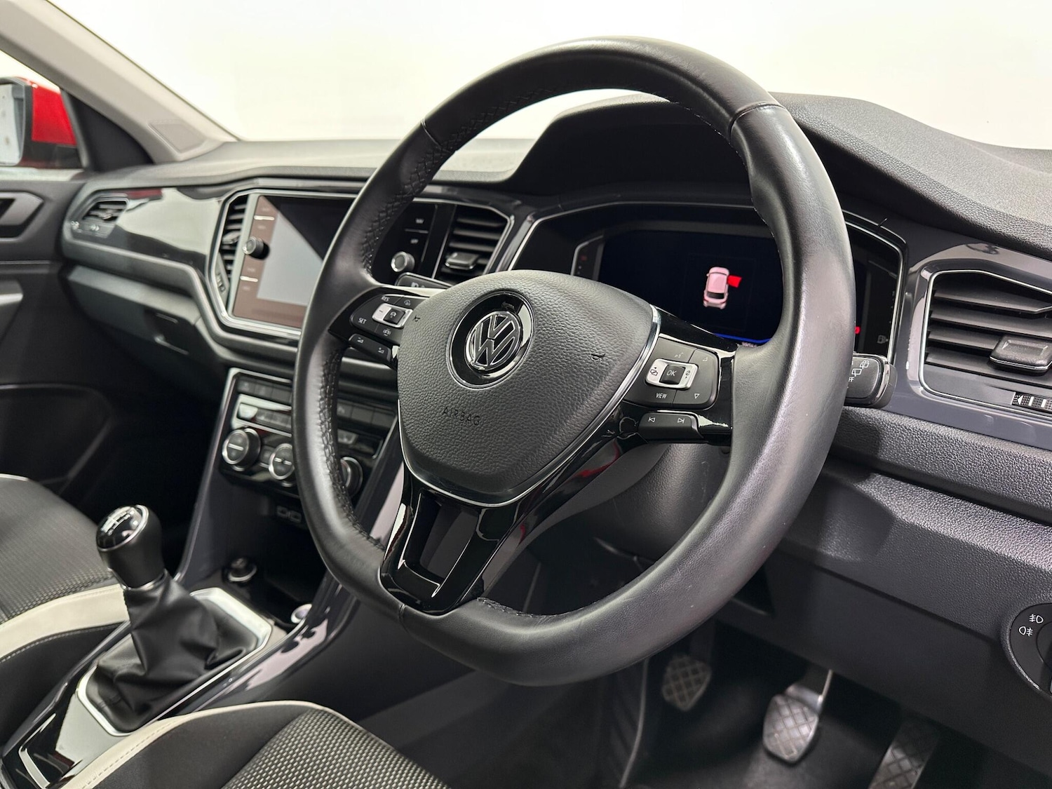 Used Volkswagen T-Roc 2019 for sale - 76878598: Photo 10