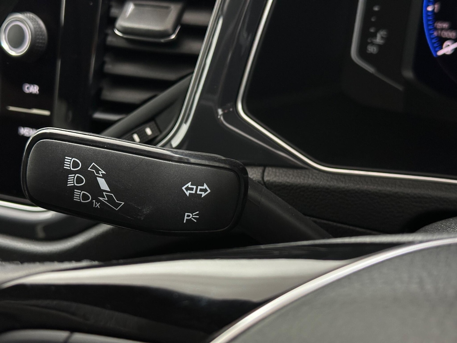 Used Volkswagen T-Roc 2019 for sale - 76878598: Photo 12