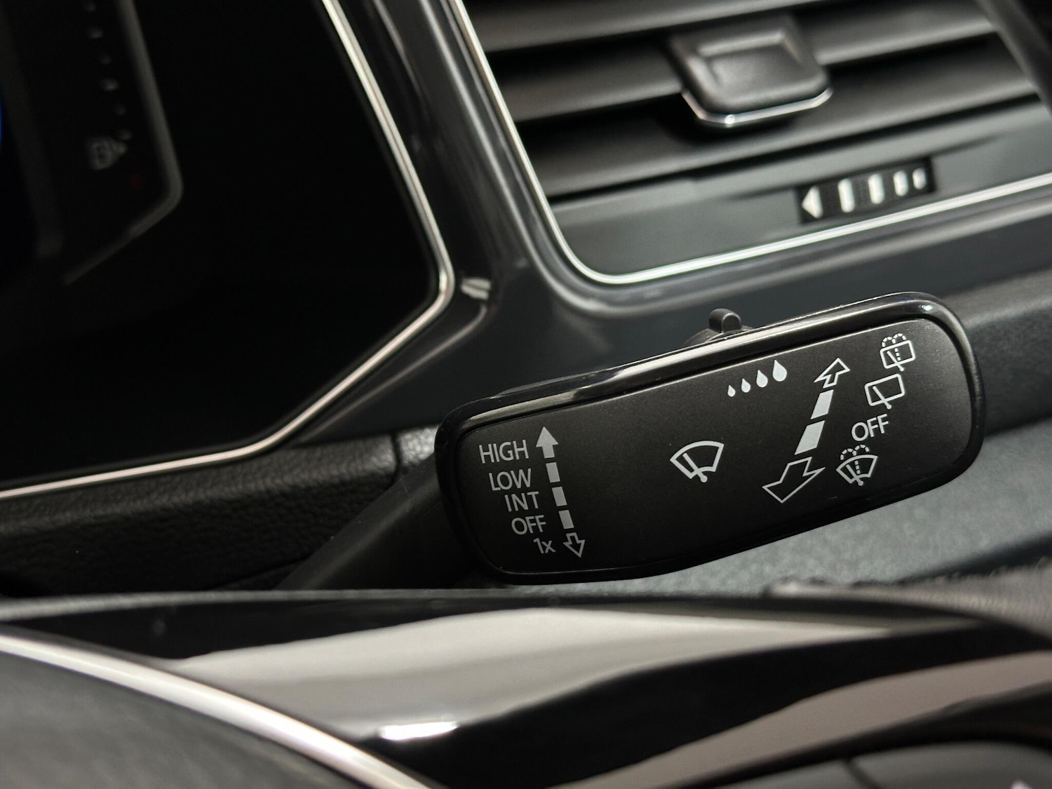 Used Volkswagen T-Roc 2019 for sale - 76878598: Photo 15