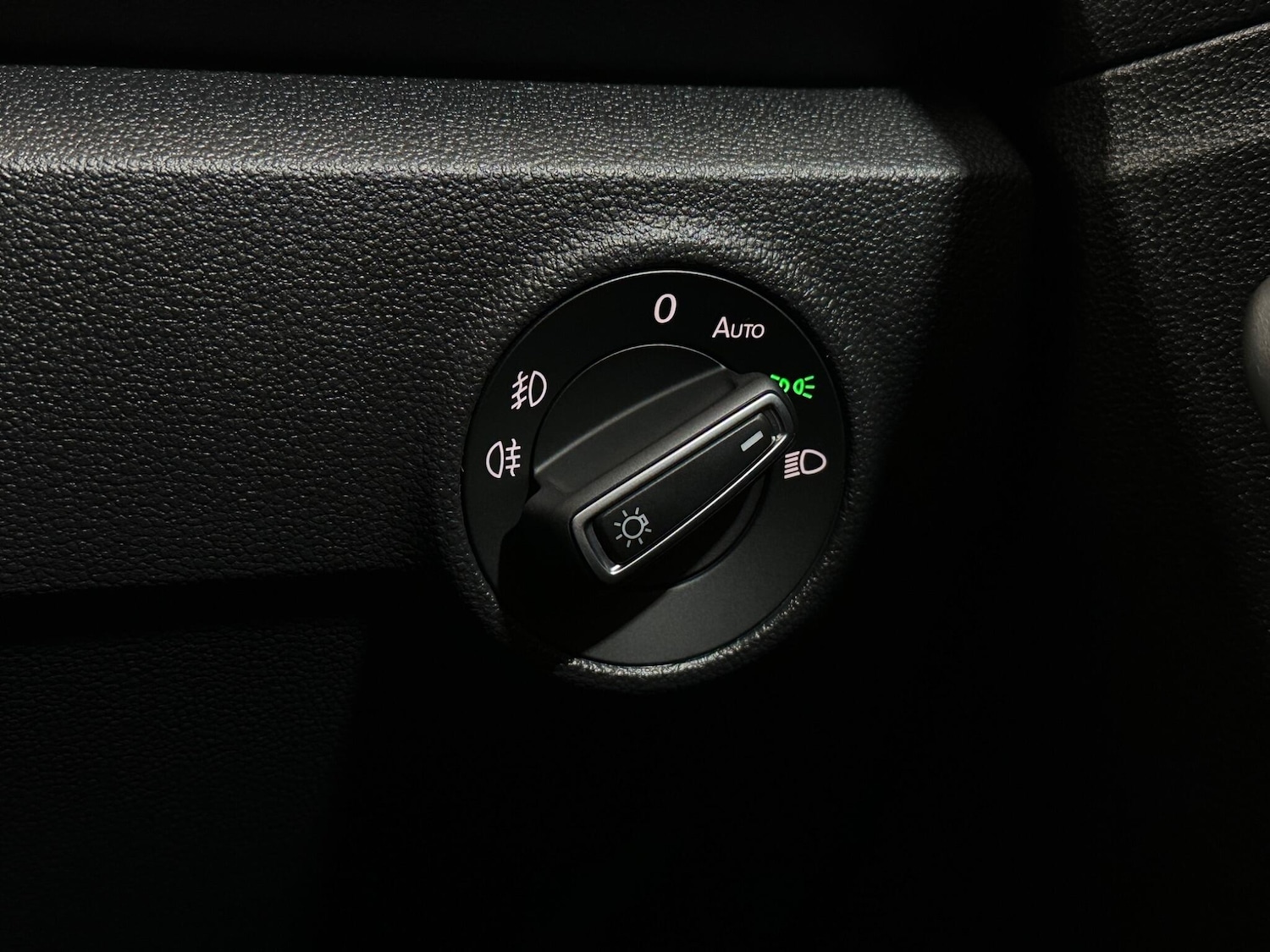 Used Volkswagen T-Roc 2019 for sale - 76878598: Photo 16