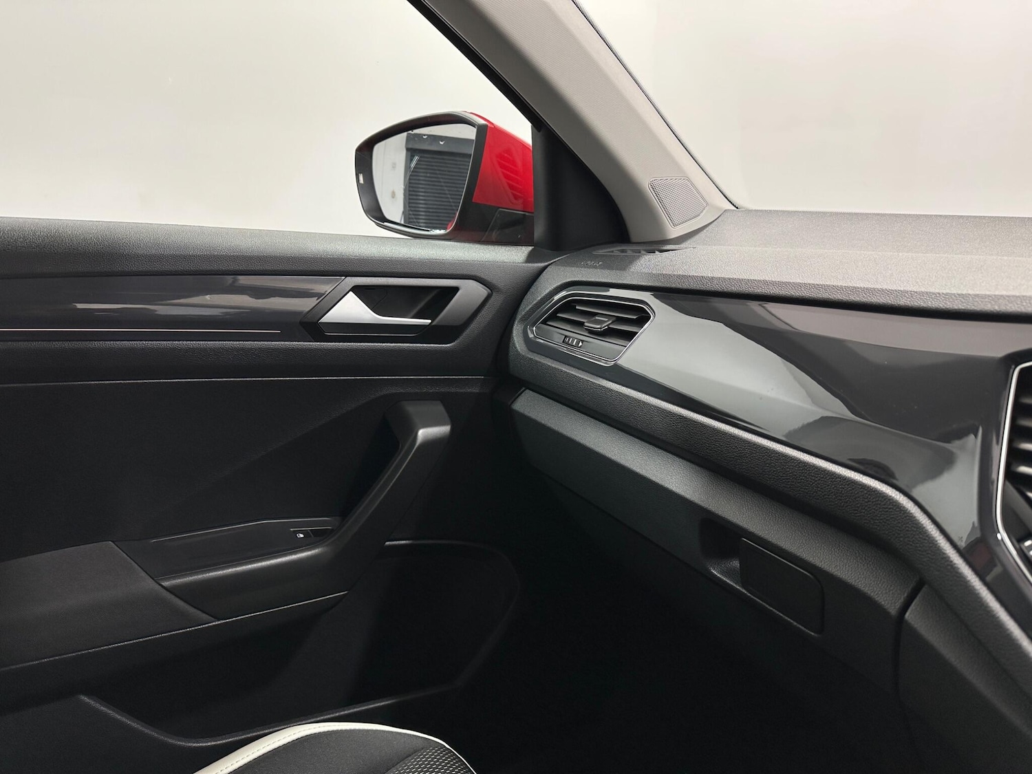 Used Volkswagen T-Roc 2019 for sale - 76878598: Photo 26