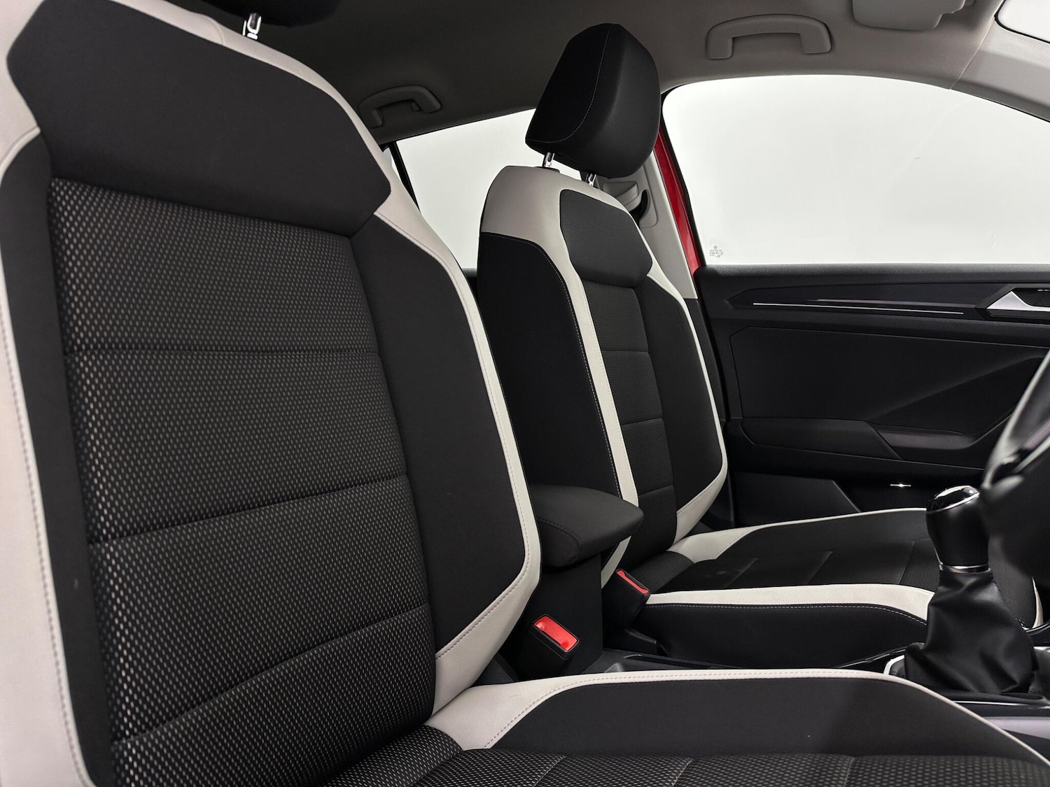 Used Volkswagen T-Roc 2019 for sale - 76878598: Photo 30