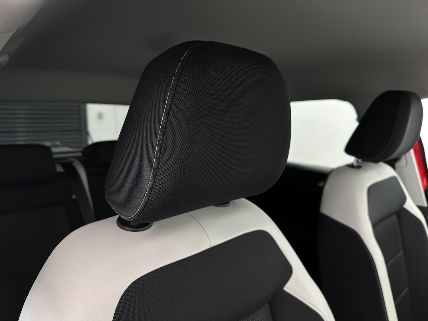 Used Volkswagen T-Roc 2019 for sale - 76878598: Photo 31