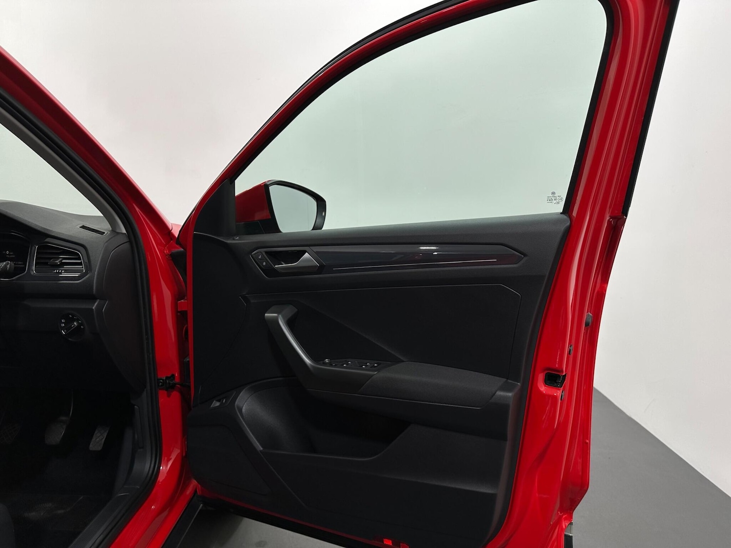 Used Volkswagen T-Roc 2019 for sale - 76878598: Photo 32