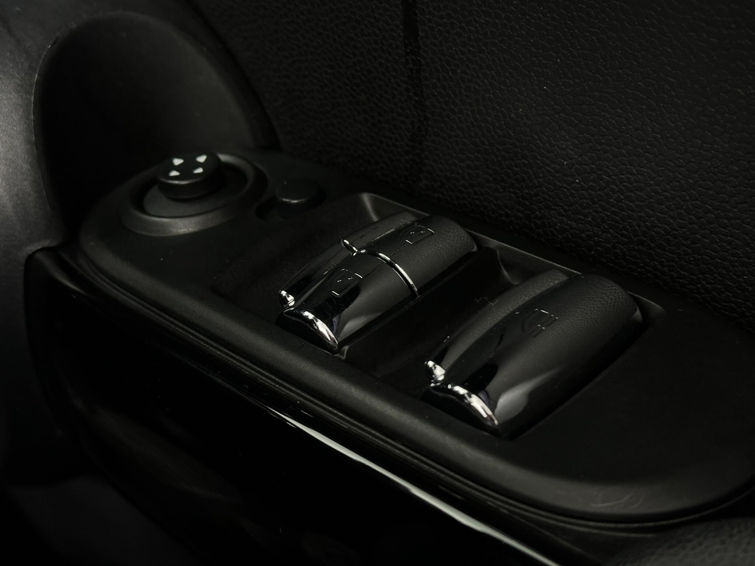 Used MINI Convertible 2021 for sale - 76878600: Photo 17