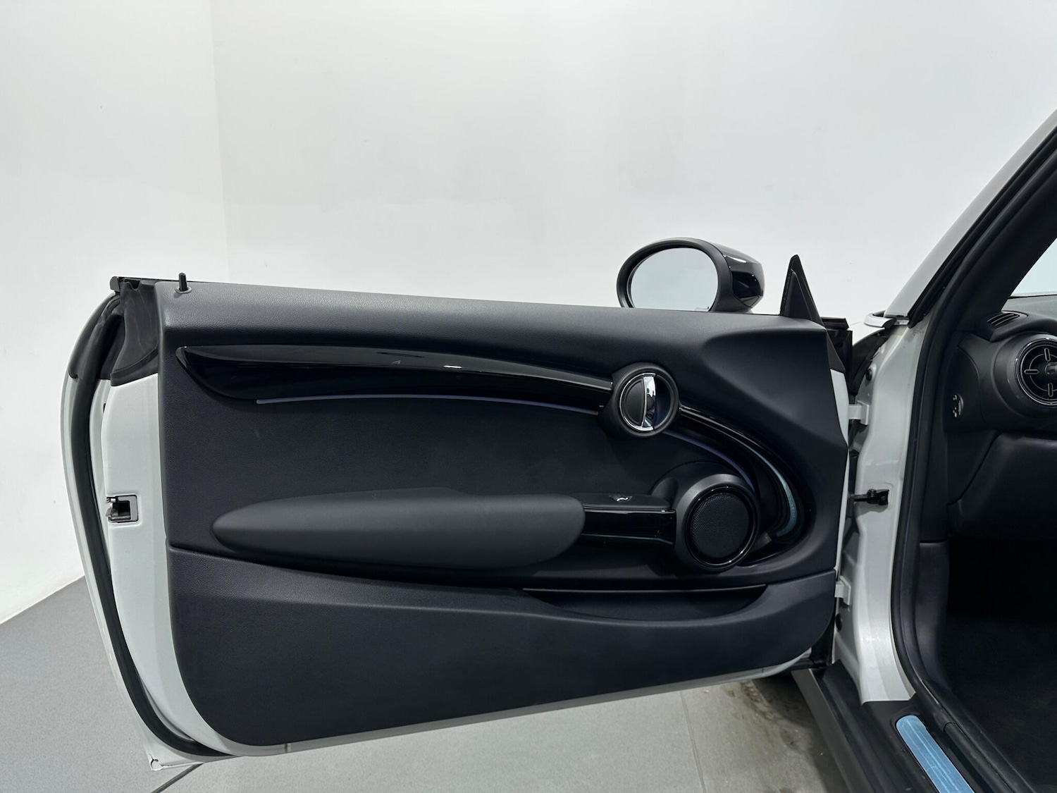 Used MINI Convertible 2021 for sale - 76878600: Photo 34