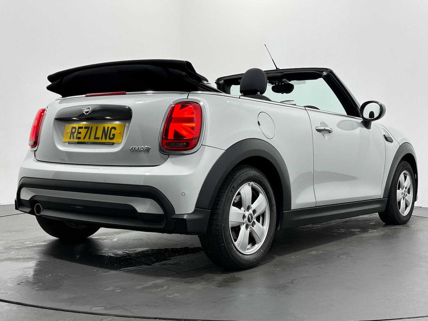 Used MINI Convertible 2021 for sale - 76878600: Photo 41