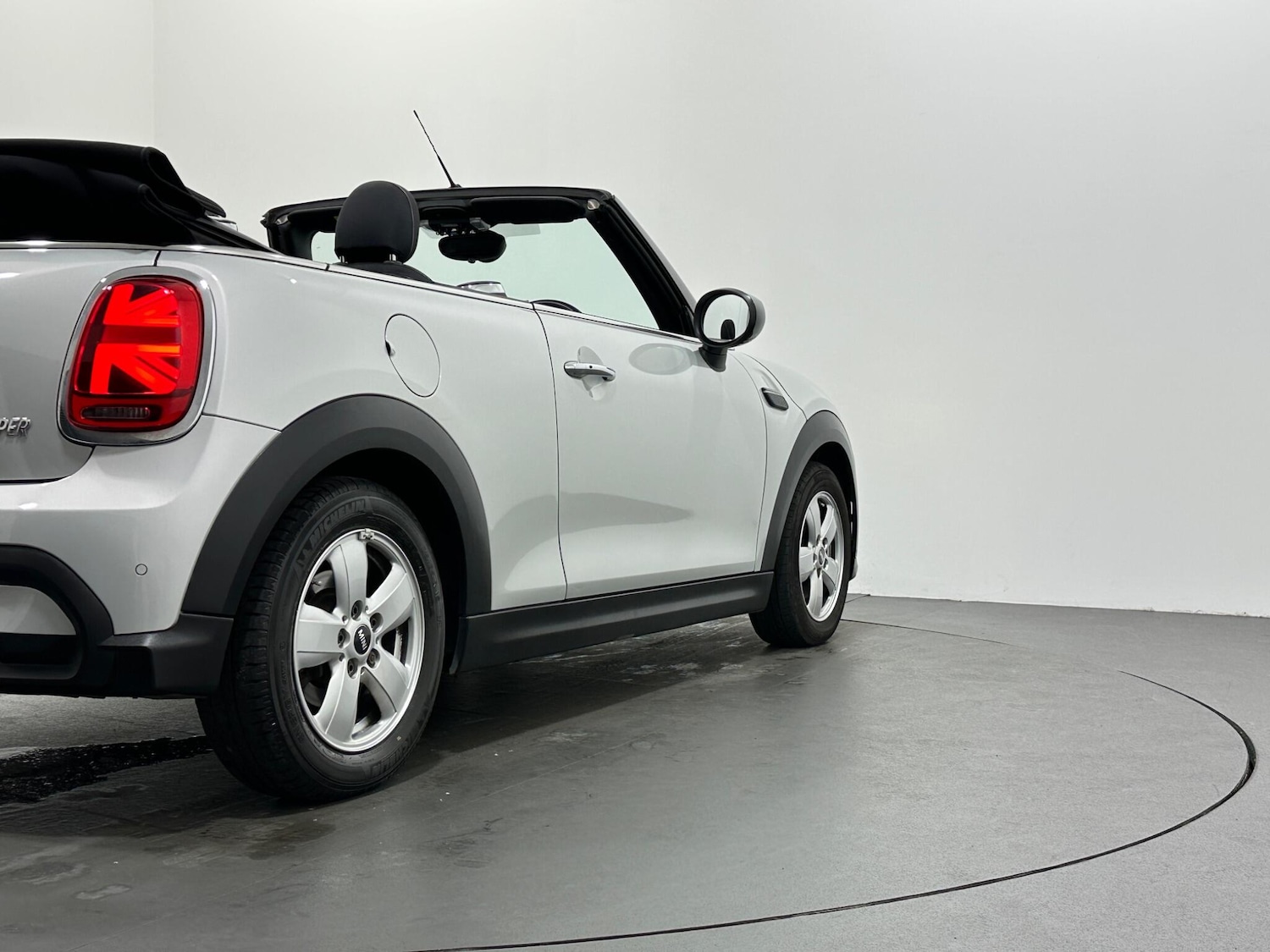 Used MINI Convertible 2021 for sale - 76878600: Photo 42